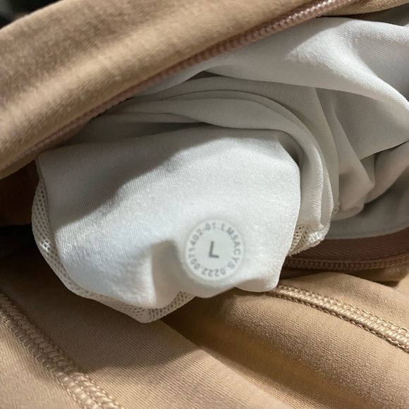 Lululemon Balancer 27 pant size Large - Picture 6 of 6